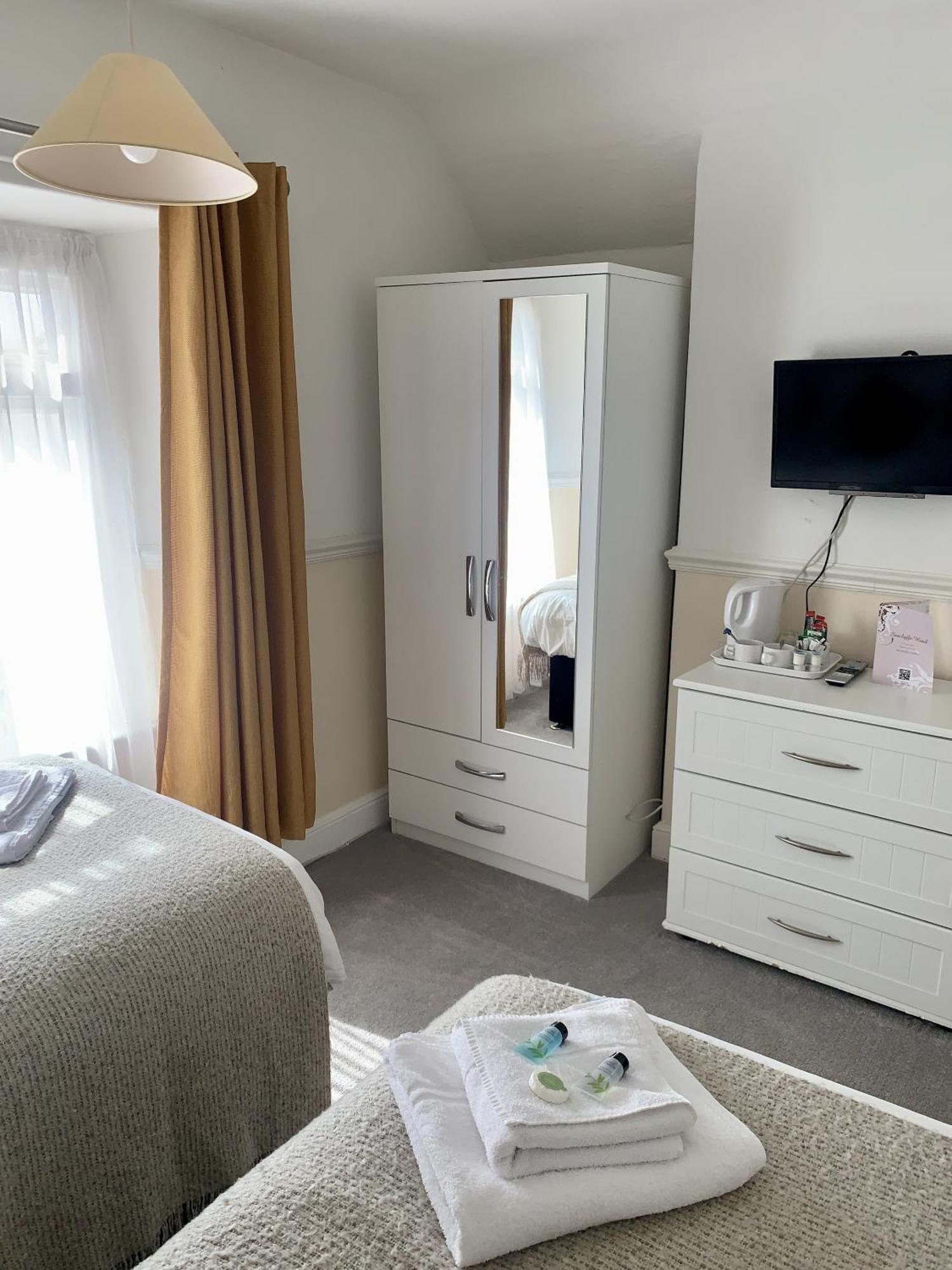 Seaclyffe Hotel Ltd Llandudno Room photo
